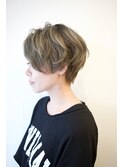 アッシュグレージュ×ショートボブ