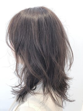 ゼル 桶川ベニバナウォーク店(ZELE) くすみカラーとラフなレイヤースタイル