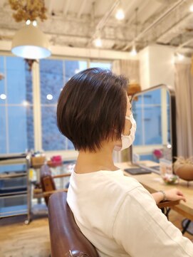 ヘアスペース リズム グリーン(Hair space Rizm green) 大人女性のためのショート