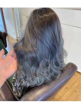 ルッツ(Lutz. hair design) blue　silver