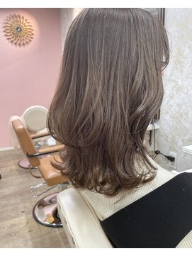 フィガロ ウメダ(FIGARO UMEDA) 【FIGARO umeda】ミディアム/韓国/レイヤーカット/ハイライト