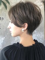 大人ショート/ひし形シルエット/前髪長め/耳掛け30代・40代