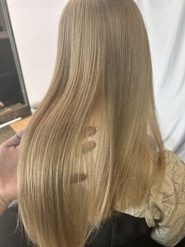 エスト(est) ホワイトベージュカラー