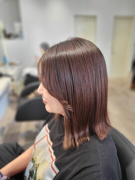 フロート ウラ(FLOAT ula) 切りっぱなしボブ