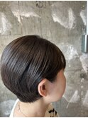 シンプルでコンパクトなショート