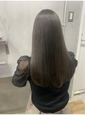 "ワンカラーで叶う"透明感グレージュ