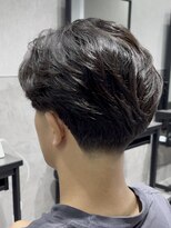 テクト バイアッシュ 吉祥寺店(Tect by Ash)&nbsp;海外風テーパーフェードツーブロックローフェードセンターパート