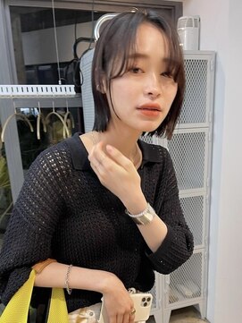 ユー(yew) センター分けレイヤーボブ