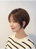 女性らしいショートボブスタイル