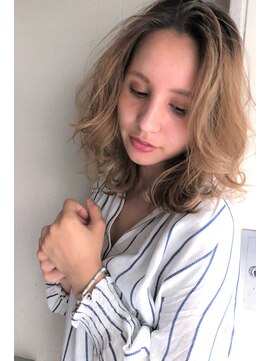 リマ(RIMA) 【RIMA】 外国人風☆クセ毛風なラフカール×こなれセミディ