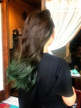 ジャスミンバイカルフール(JASMINE by carrefour) 遊びのあるオシャレグリーングラデーション