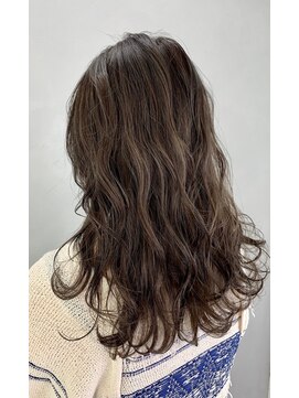 アルバム 新宿(ALBUM SHINJUKU) アッシュグレージュ_丸みショート無造作カールボブディ_ba192241