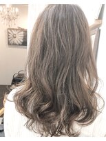 ヘアーアンドアトリエ マール(Hair&Atelier Marl)&nbsp;【Marl】ゴールドベージュカラーのセミロングスタイル♪
