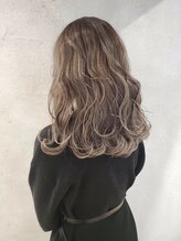 イルミナカラー・アディクシーカラーで旬なカラーに・・・♪