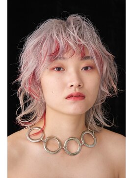 オブヘアーギンザ(Of HAIR GINZA) ホワイトブリーチ×赤髪ハイライト