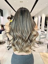 ステア ケース(stair case)&nbsp;豪華ミルクティーバレイヤージュ　地毛残し