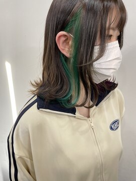 ヲタクに美容室は難しい。 ブリーチ1回/イヤリンググリーン