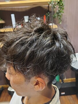 バルビエーレ アーディ(Barbier Adi) メンズパーマ