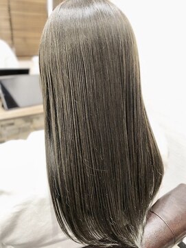 アトリエナガノ(atelier nagano) ニュアンスカラー/センターパート/ツヤ髪スタイル/ブルージュ