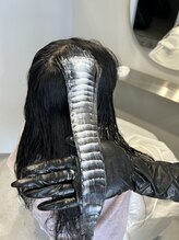 完全オーダーメイドの薬剤で少なくなっている髪の内部の栄養分、水分を補給