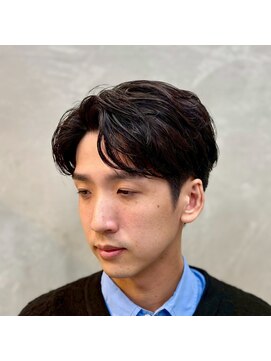 サームマン 人形町(SARM MAN) 色気漂う。大人センターパート×毛流れニュアンスパーマ