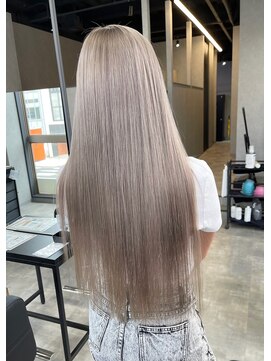 ペヴァ バイ シエンゴールド(PEVA by CIEN gold) シルバーベージュ/ブリーチ/ハイトーン#浜松駅#カラー#ブリーチ