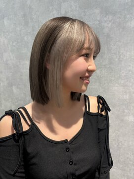 ルル(Lulu) ホワイトベージュインナーカラー