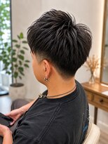 ウルッシュ(Urlush) 爽やか束感アップバングショート