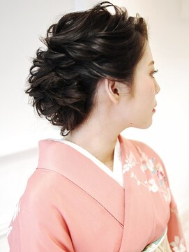 ゲッカビジン(GEKKABIJIN) 着物に似合う下めのアップ《六本木GEKKABIJIN》