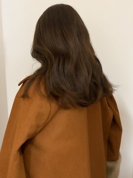 ディッシィ 立川(D'ICI) FUMI~柔らかいブラウンベージュカラー