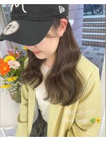 ビンナ(BINNA)&nbsp;おしゃれ大人女子♪春にぴったりなオリーブベージュ