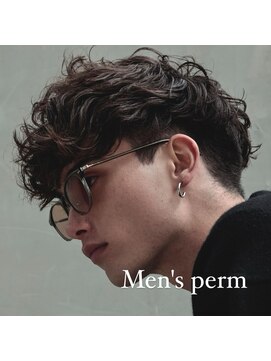 リト(riTo) ニュアンスデザイン　フェザーパーマ　刈り上げショート