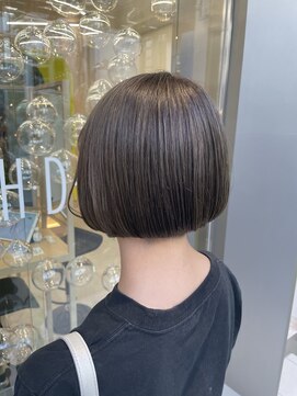 エイトヘアー(8 HAIR) グレージュ×ショートボブ！