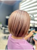艶感ピンクベージュやや前下がりボブ