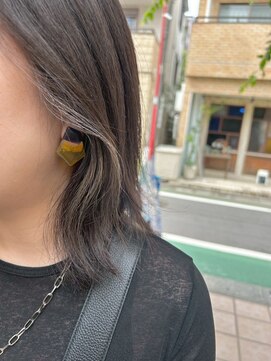 アビント バイ レシッド 武蔵小杉(abinto by rcid) 白髪を活かした大人のインナーカラー