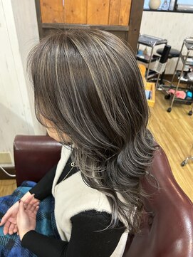 ララ(LALA) ハイライトカラー、グレージュカラー、コントラスト