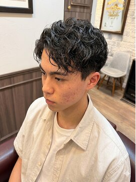 ミリオンバックス 上野(Million Bucks) MEN'S HAIR刈り上げセンターパート波巻きツイストスパイラル