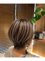 ラメールアヴェダ イオンモール秋田店(Lamelu AVEDA) 繊細なハイライトが映える大人のショートボブ