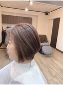 ワンレンベースの前下がりのボブ