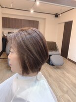 ヘアガーデンビビ(.BiBi)&nbsp;ワンレンベースの前下がりのボブ