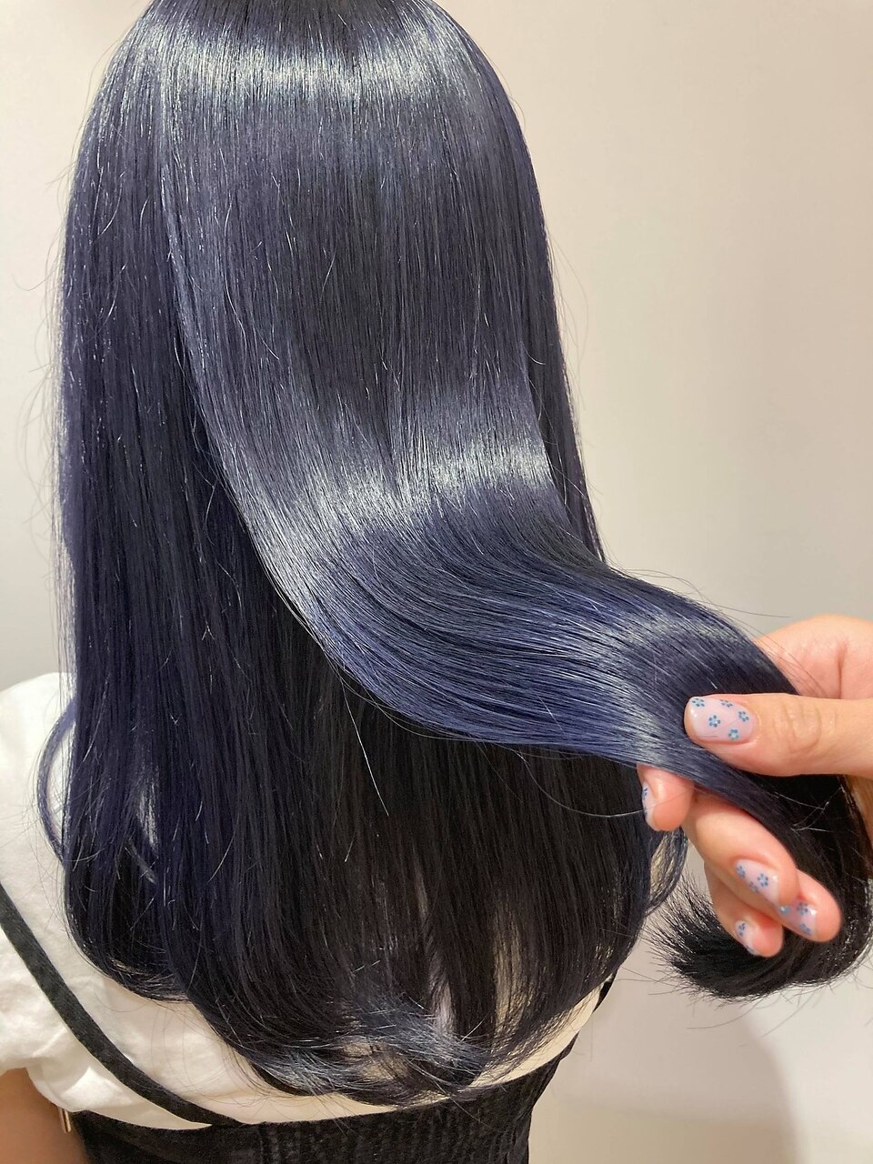 ネイビーブルーアッシュ ロングボブ ブルーヘアー 韓国ヘア