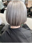 ホワイト系カラー