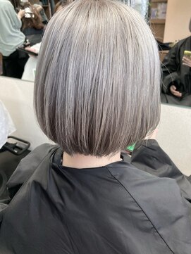 エミタス 宮街道(Emitas.) ホワイト系カラー