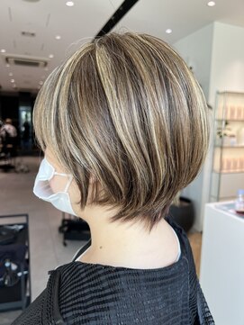 ステア ケース(stair case) 白髪をぼかしながらメリハリキープ 脱白髪染めリタッチ