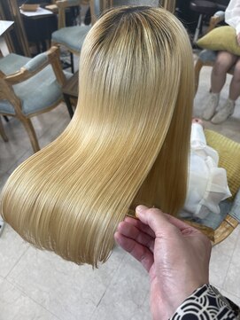 アンフィサンクミル 銀座(AnFye cinq mille) ブリーチ3回以上の方を高難易度縮毛矯正で艶髪に変身