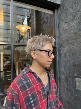 ココモ(KOKOMO) 【三野隼澄】ホワイトグレージュ×スパイキーショート