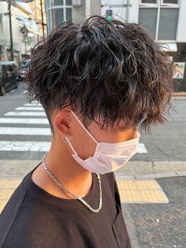 エルマーク 神戸三宮(L-MARK) スパイラルパーマツイストパーマアップバング短髪メッシュ