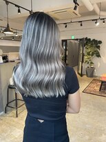 メリー オオサカ(Merly Osaka)&nbsp;smoky silver balayage