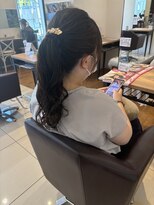 ビーバイシージャストビューティー(B by C just beauty)&nbsp;簡単ヘアアレンジ　イベント参戦　コテ巻きポニー