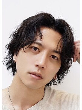 ゼンコー アオヤマ(ZENKO Aoyama) 黒髪×ミディアム×ウェーブ【表参道/青山/渋谷/原宿/表参道駅】